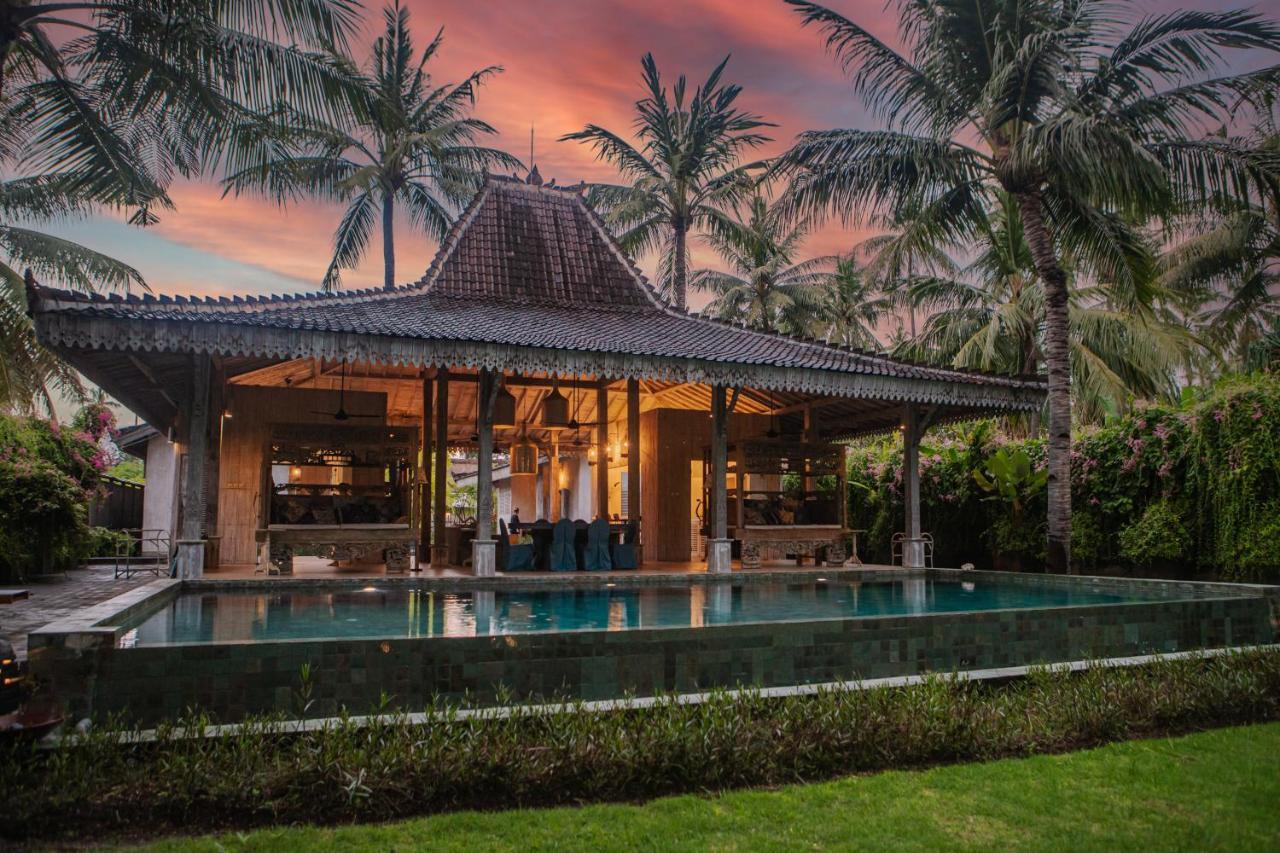 บีช วิลลา ลมบก Villa Tanjung  ภายนอก รูปภาพ