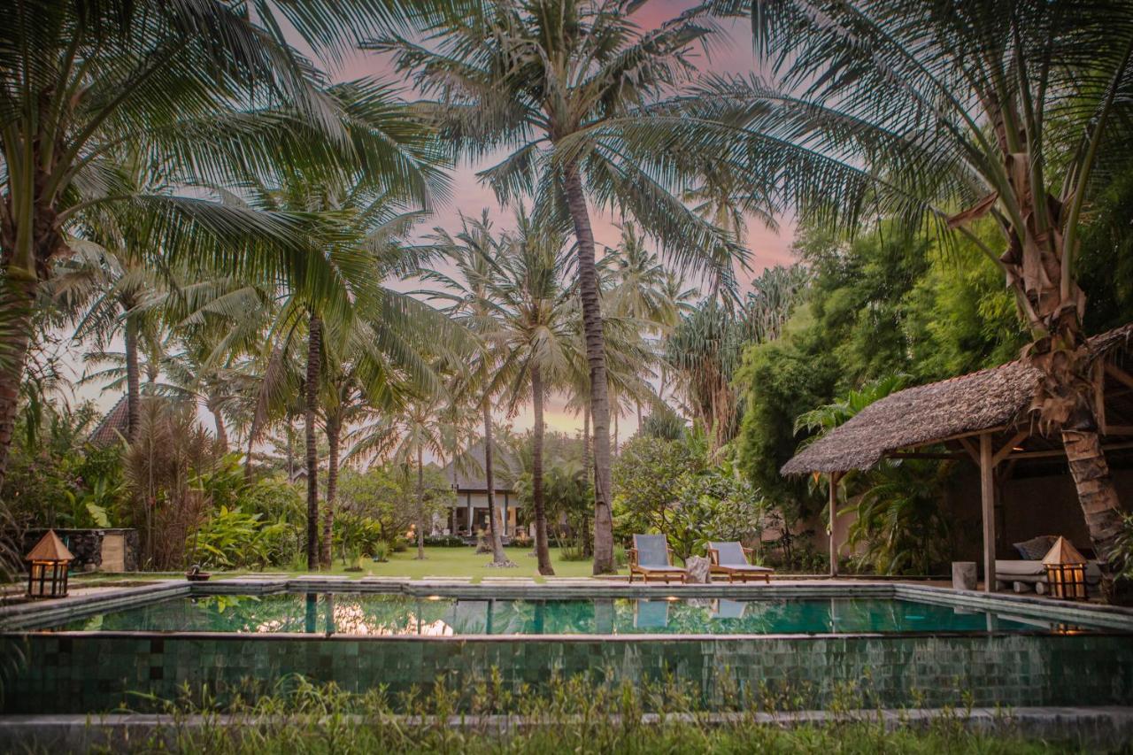 บีช วิลลา ลมบก Villa Tanjung  ภายนอก รูปภาพ