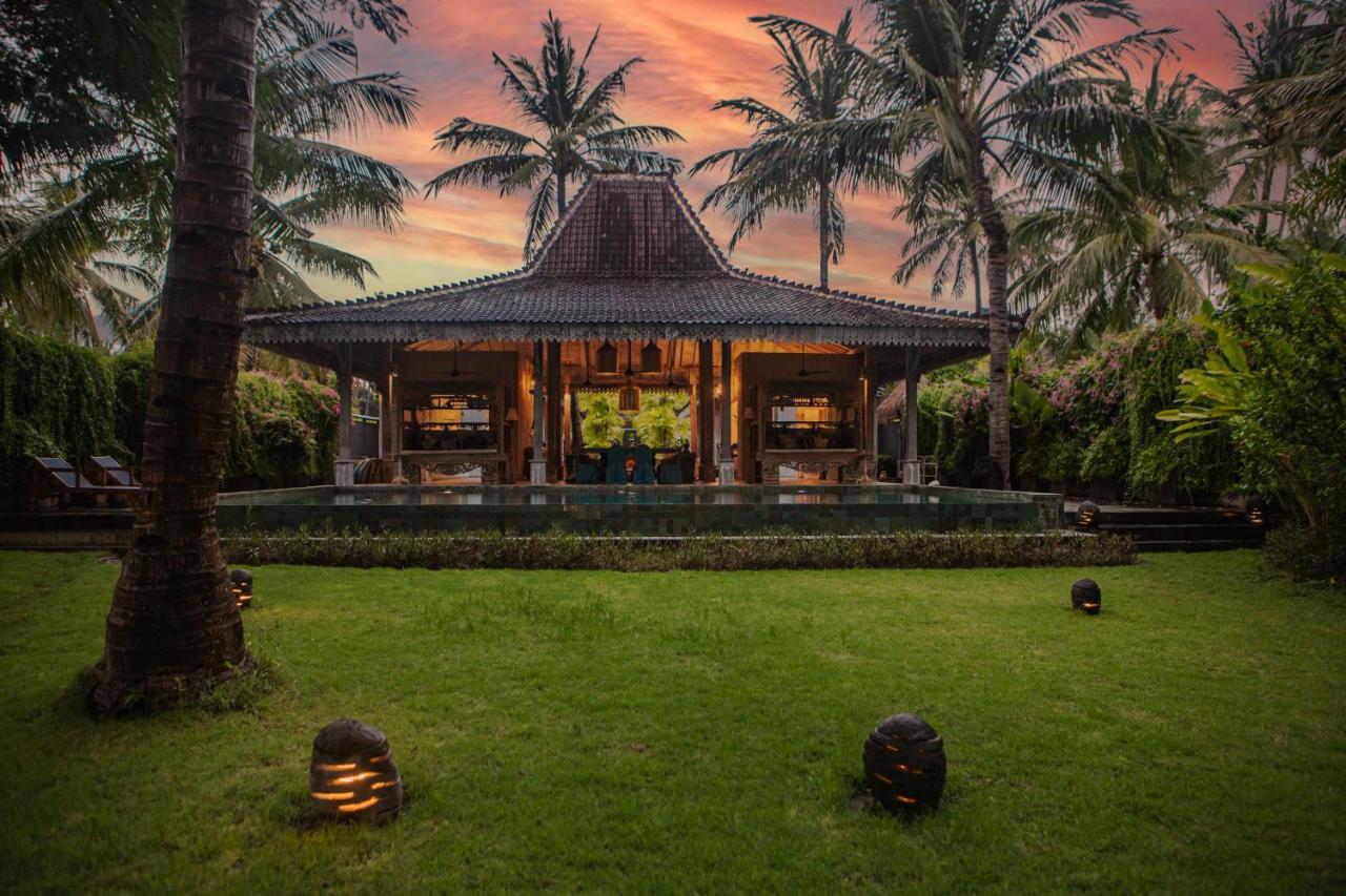 บีช วิลลา ลมบก Villa Tanjung  ภายนอก รูปภาพ