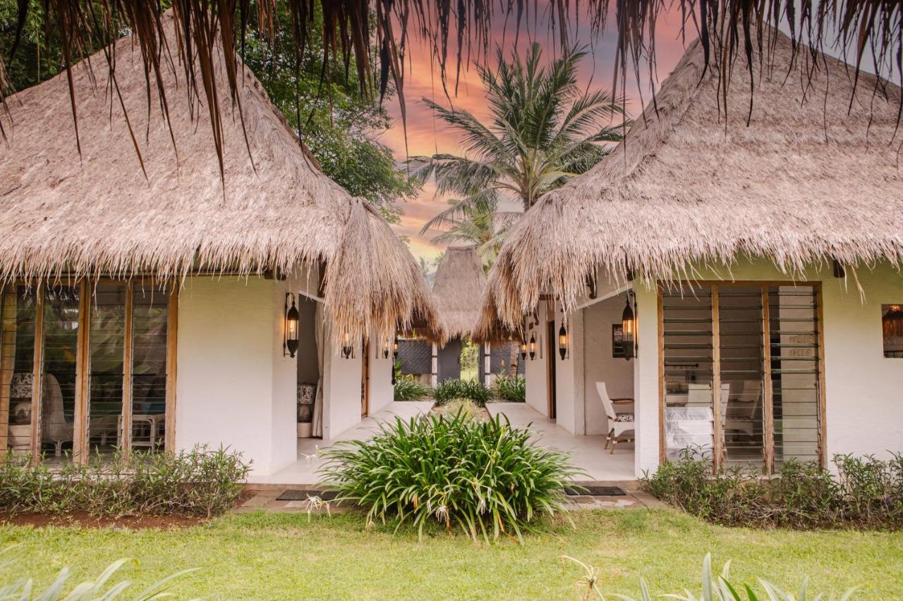 บีช วิลลา ลมบก Villa Tanjung  ภายนอก รูปภาพ
