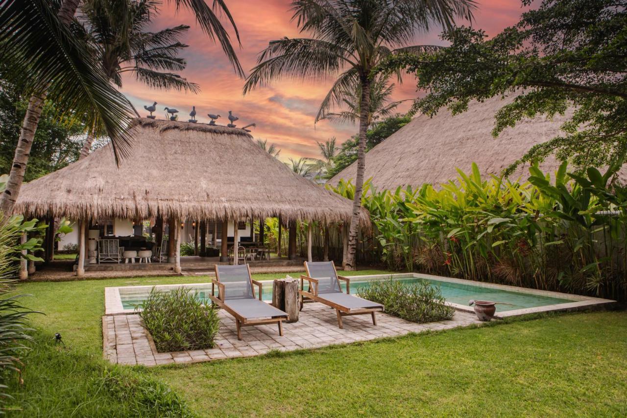 บีช วิลลา ลมบก Villa Tanjung  ภายนอก รูปภาพ