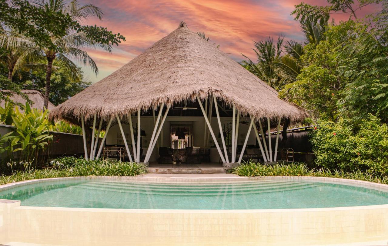 บีช วิลลา ลมบก Villa Tanjung  ภายนอก รูปภาพ