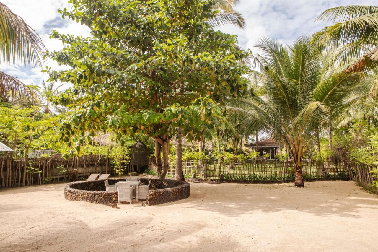 บีช วิลลา ลมบก Villa Tanjung  ภายนอก รูปภาพ