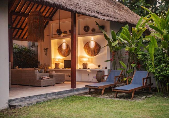 บีช วิลลา ลมบก Villa Tanjung  ภายนอก รูปภาพ