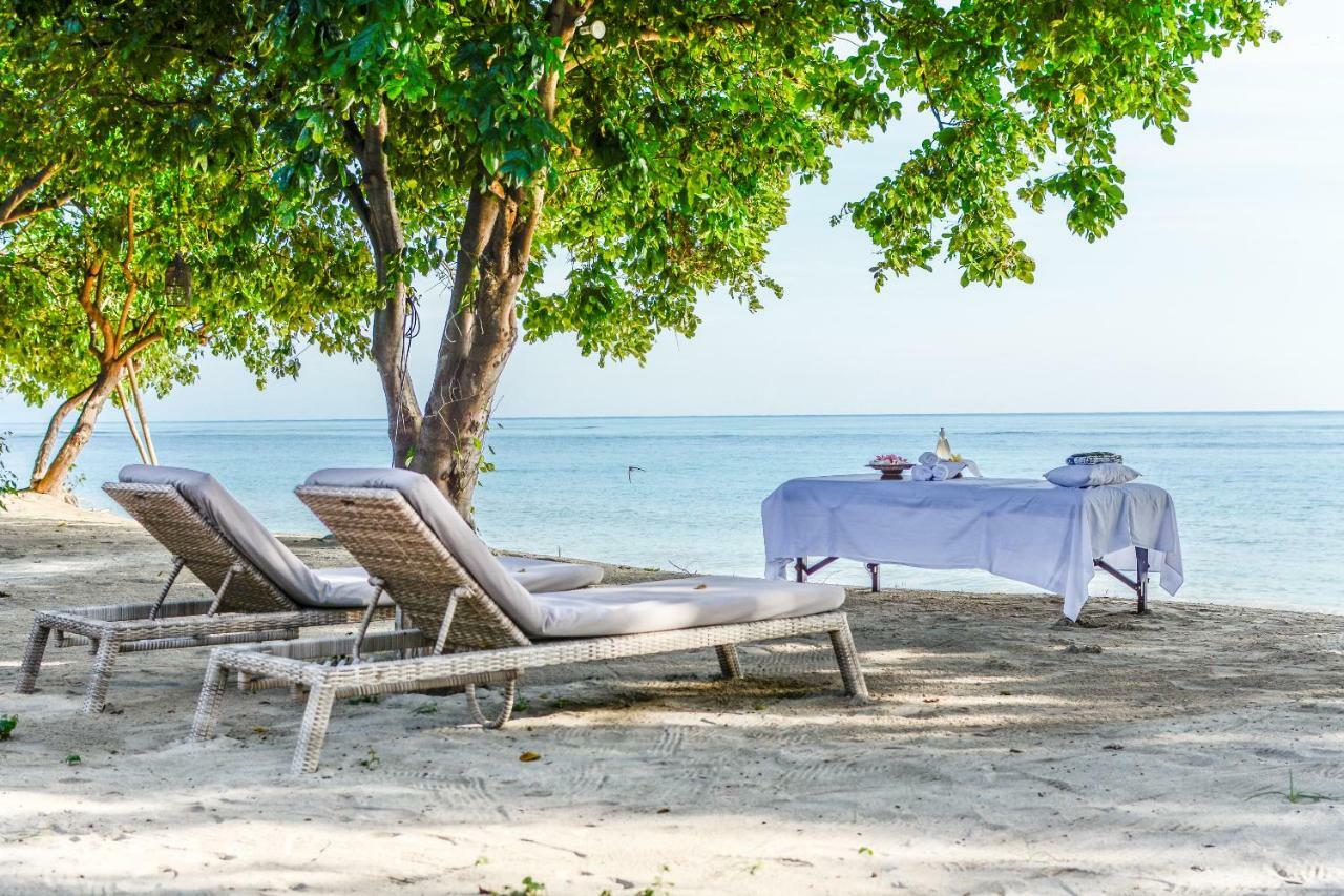 บีช วิลลา ลมบก Villa Tanjung  ภายนอก รูปภาพ