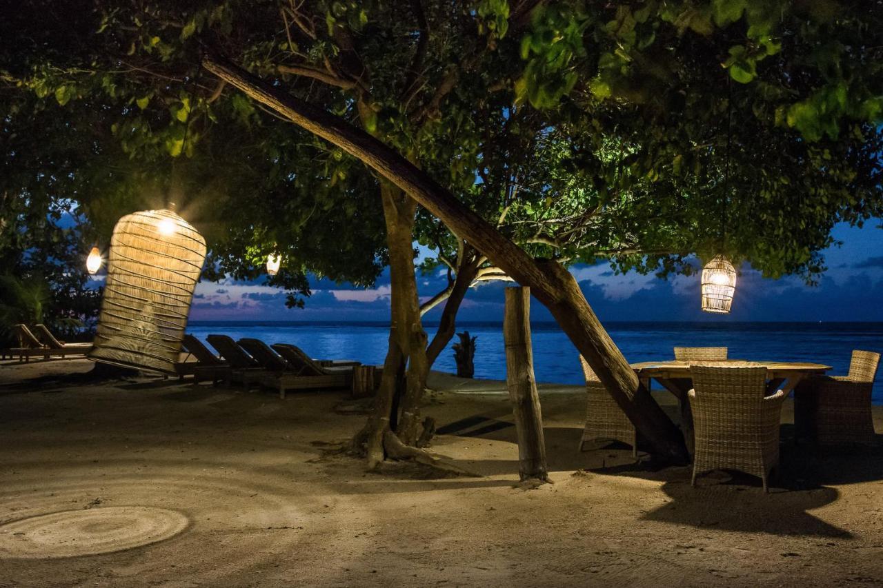 บีช วิลลา ลมบก Villa Tanjung  ภายนอก รูปภาพ